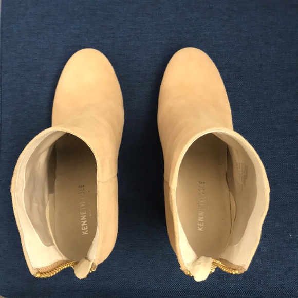 Kenneth Cole Caylee Block Heel Bootie - Picture 6 of 7